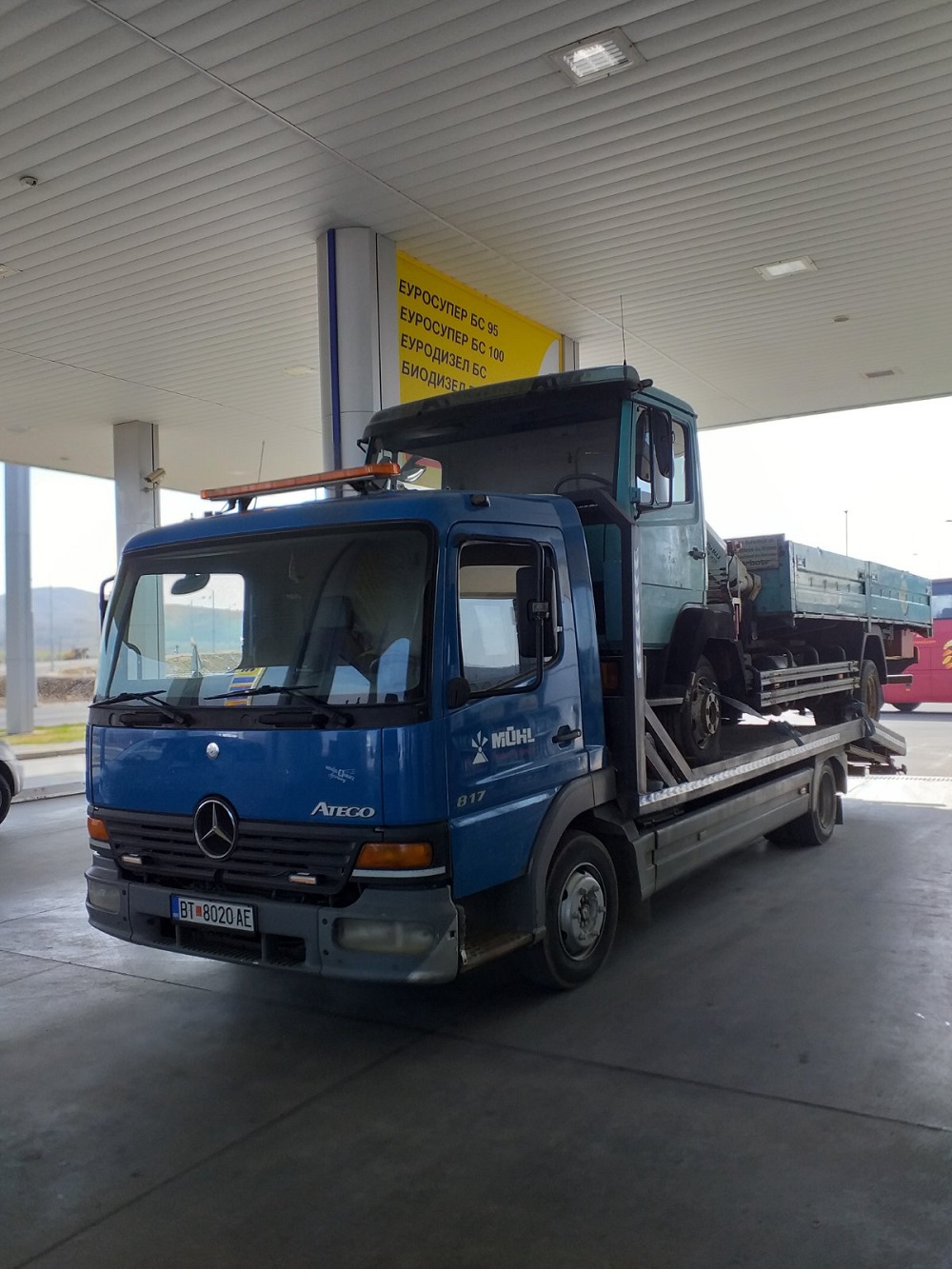 Големина на товар => Располагаме и со поголеми возила т.е можност за носење и на потешки возила или механизација!